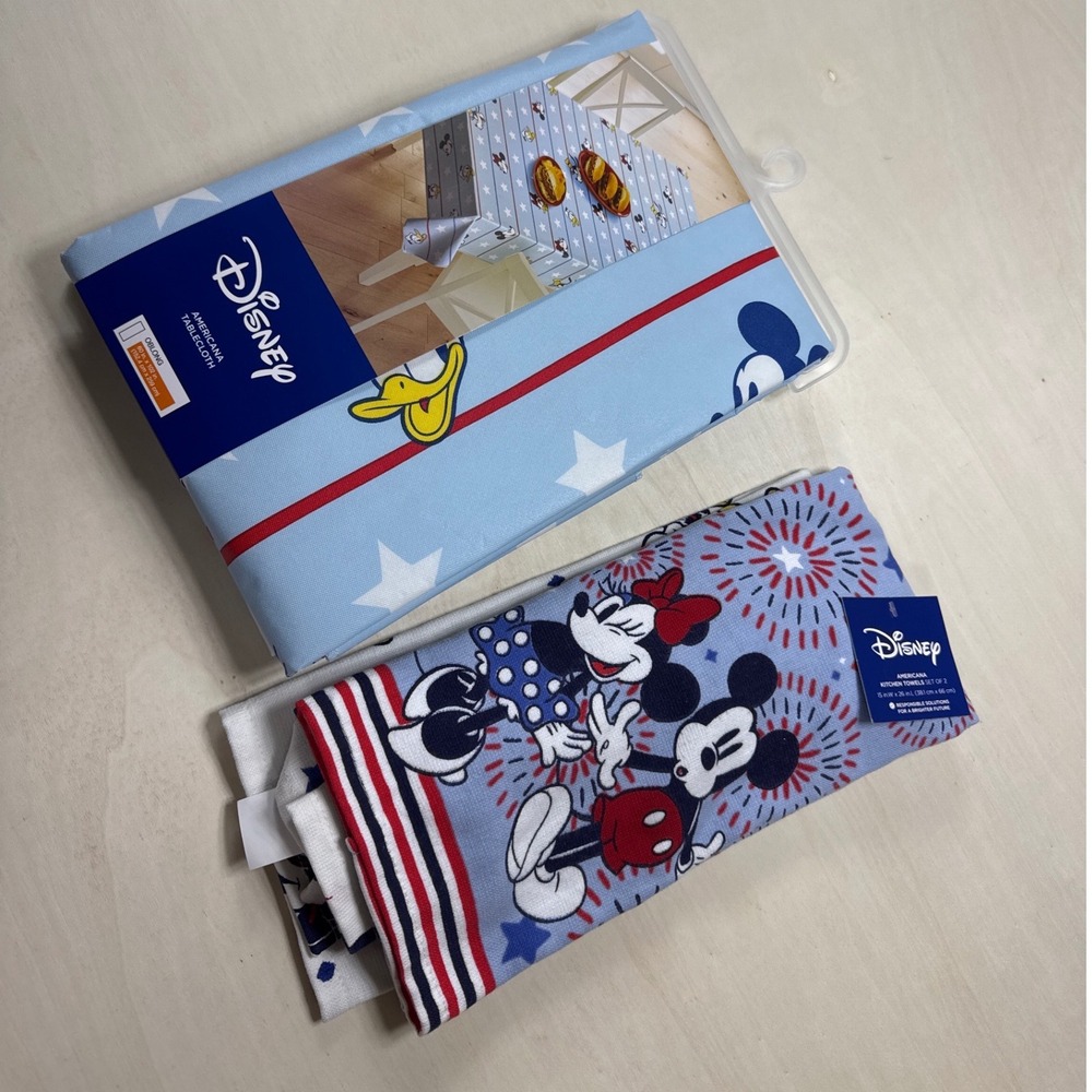Disney Americana Tablecloth60x102 and 2pk Kitchen Towels Mickey Minnie Patriotic